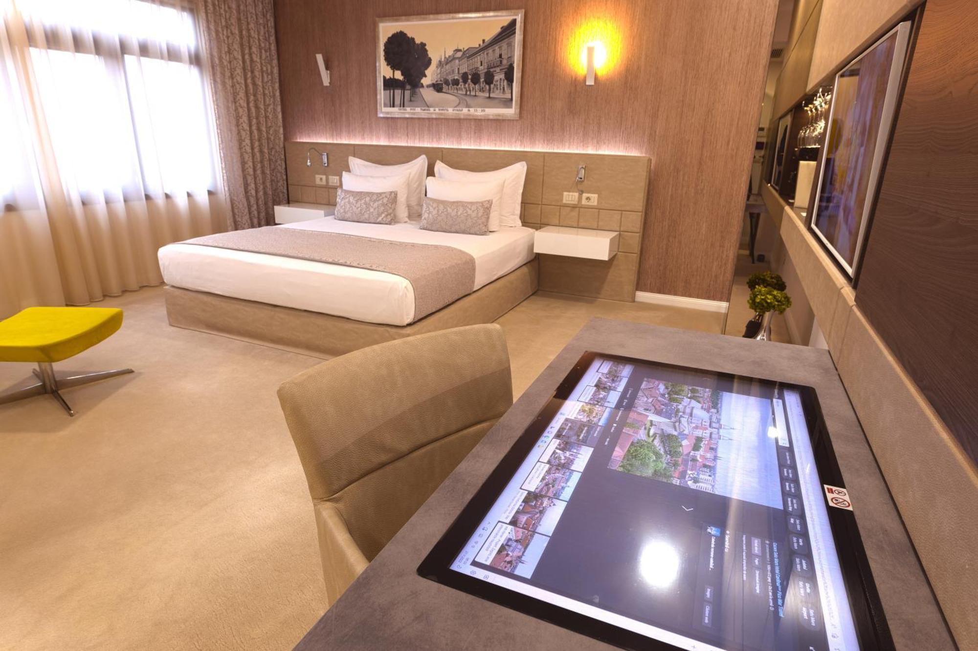 Hotel Vila Class Satu Mare Exterior foto