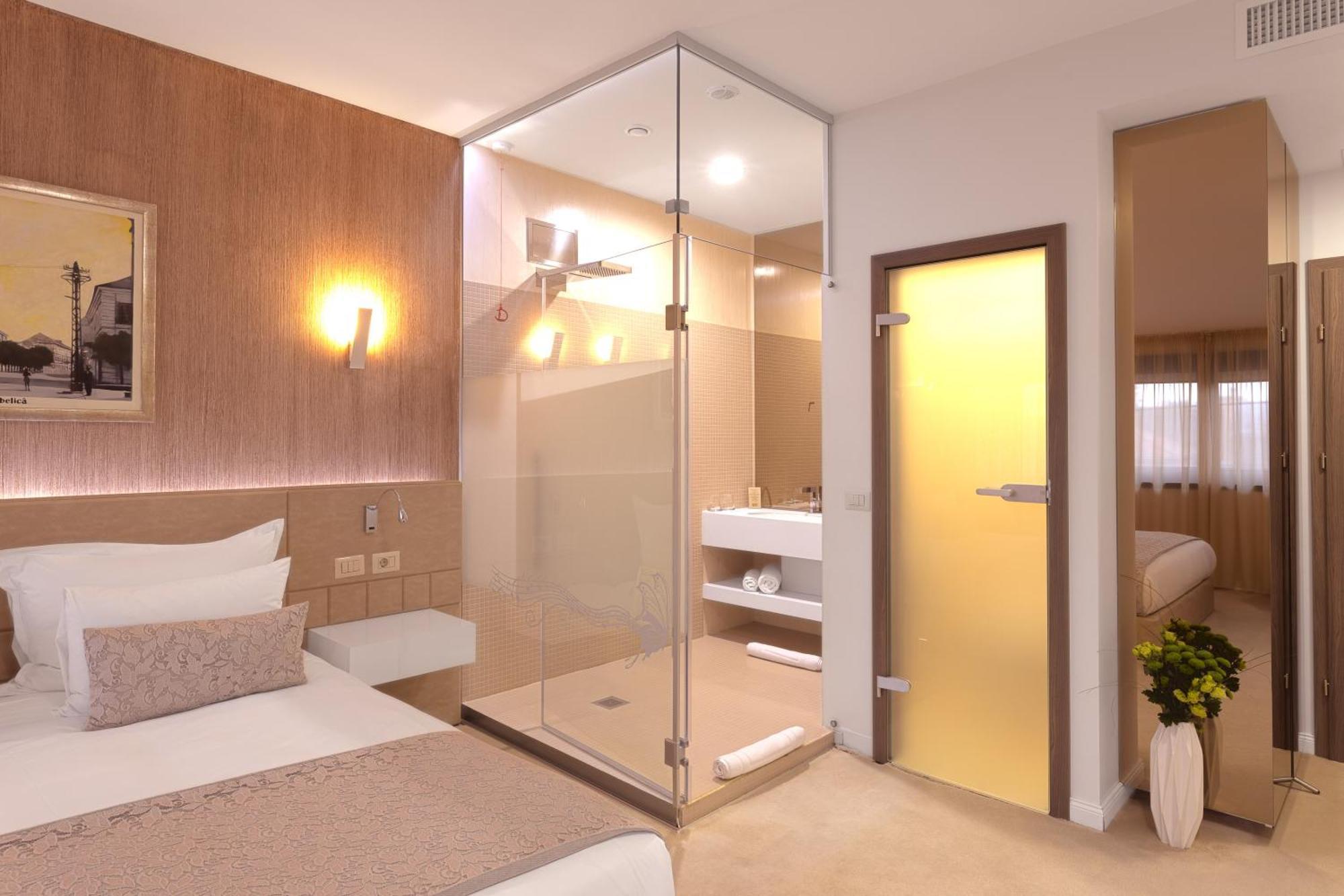 Hotel Vila Class Satu Mare Exterior foto