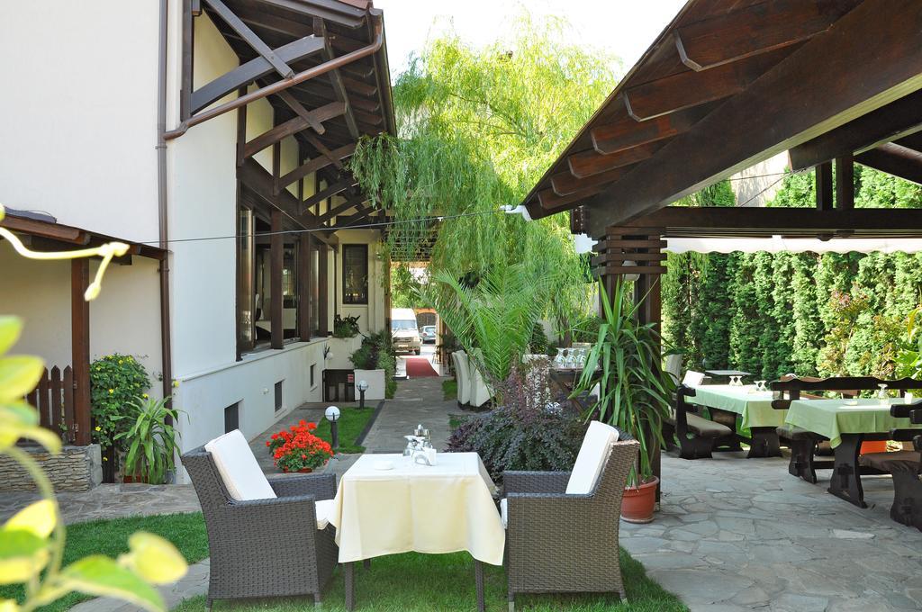 Hotel Vila Class Satu Mare Exterior foto