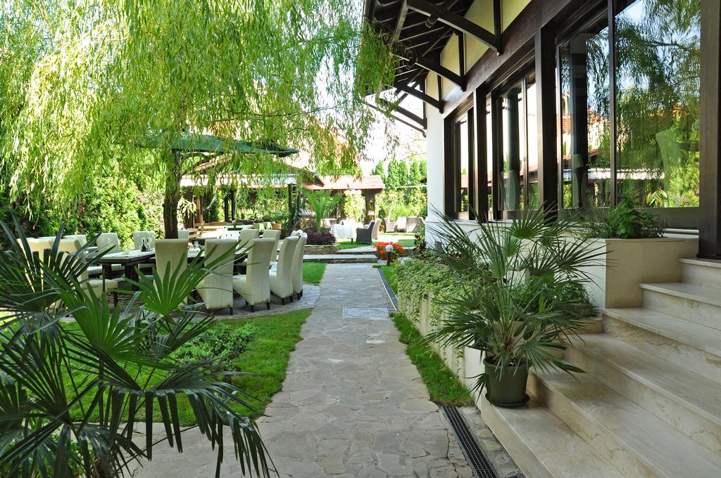 Hotel Vila Class Satu Mare Exterior foto